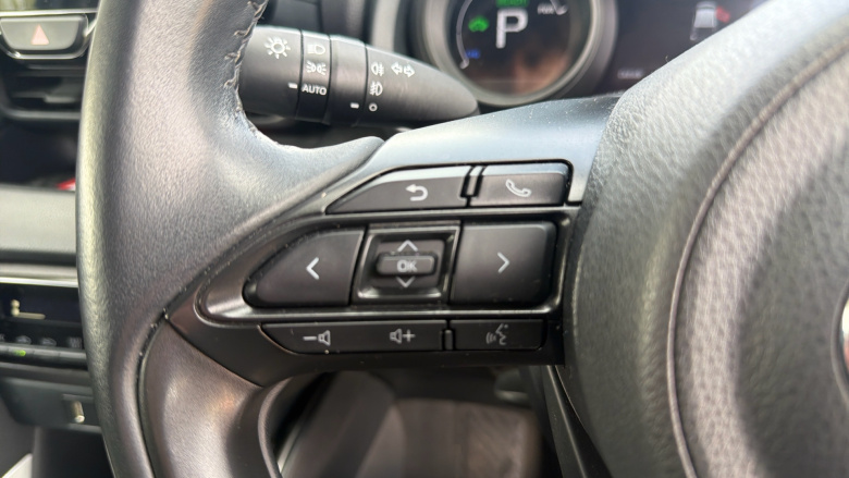 Toyota Yaris 1.5 Hybrid Design 5dr CVT Hybrid Hatchback